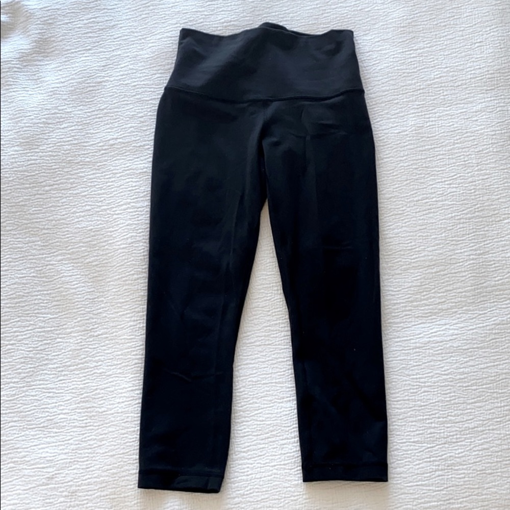 Black Lululemon Cropped Leggings